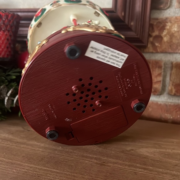 ❤️1998 Maisto Christmas Collection animated musical "VILLAGE CAROUSEL - Picture 7 of 11